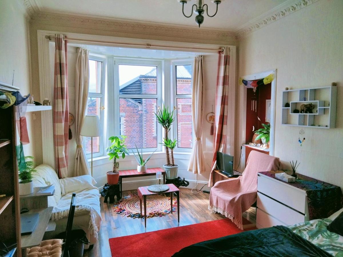 Spacious Flat In Bridgeton, Glasgow Exterior photo